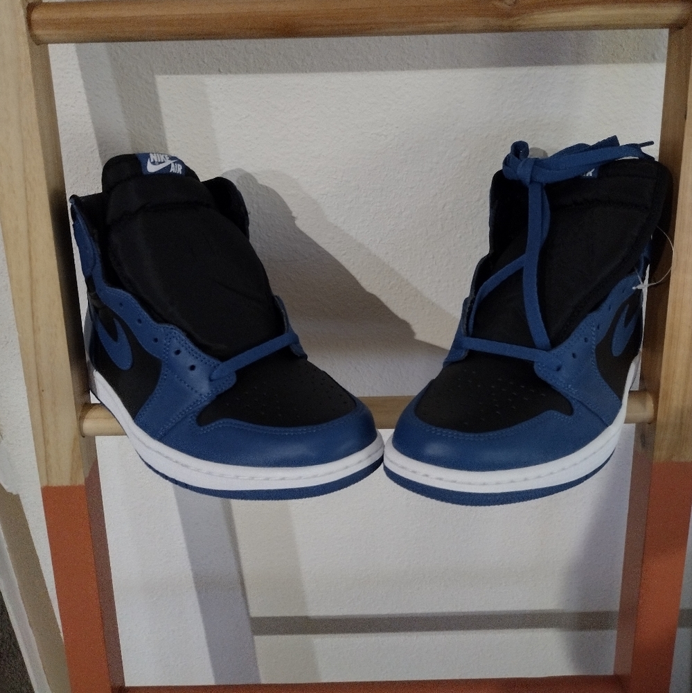 Air Jordan 1 Retro High OG Dark Marina Blue'- Brand New